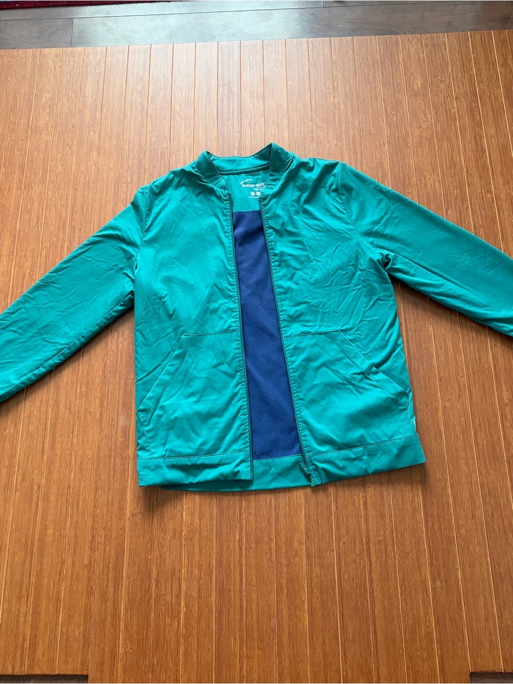 Butter Soft Stretch Fleece-Lined Scrub Jacket in Hunter Green, Size Small